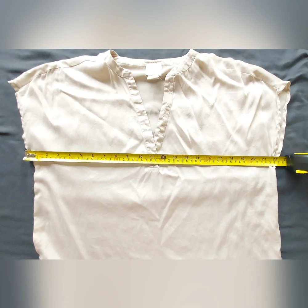 Women's blouse by the American brand Joie — 100% silk - Picture 7 of 9